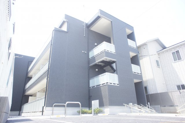 建物外観　タイル調の綺麗な外観です