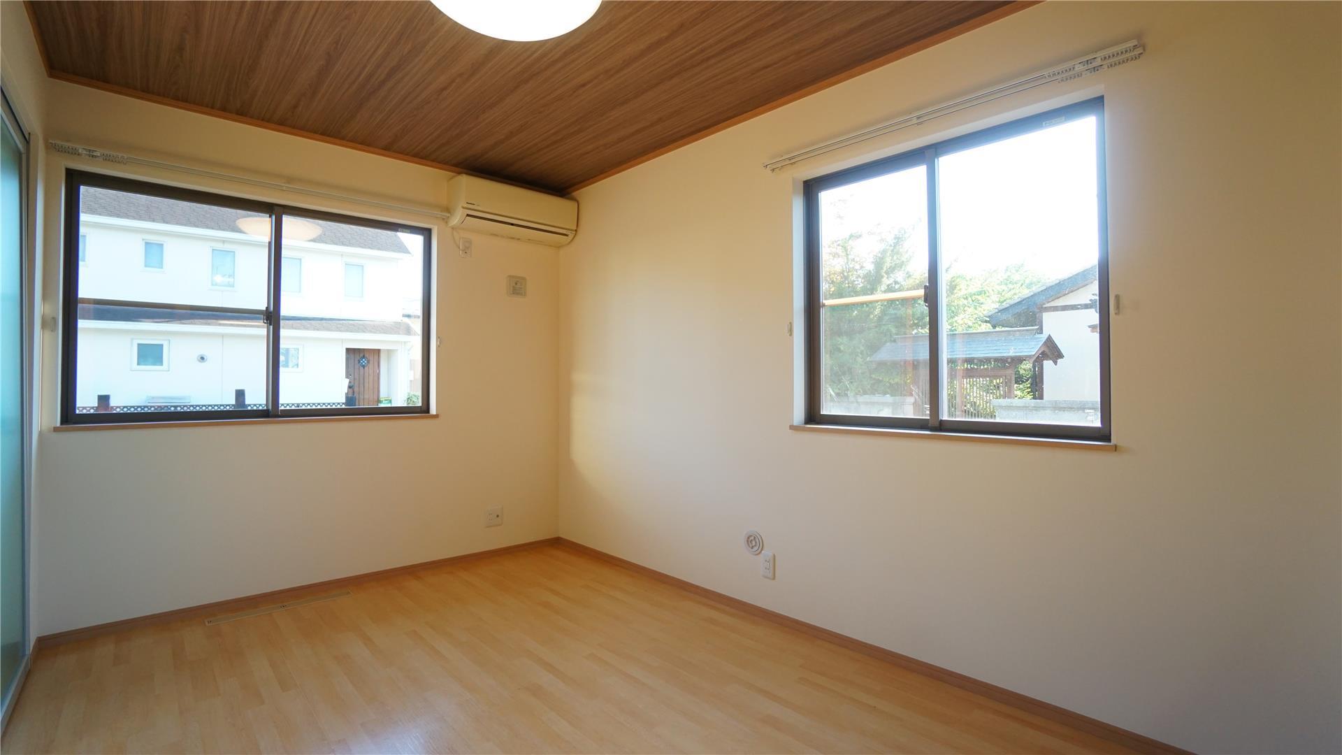 居室・リビング　別のお部屋のお写真です