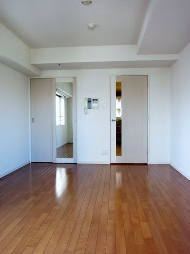 居室・リビング　※別部屋の参考写真です。