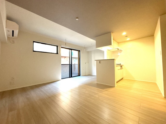 居室・リビング　★広々としたレイアウトしやすいリビング★