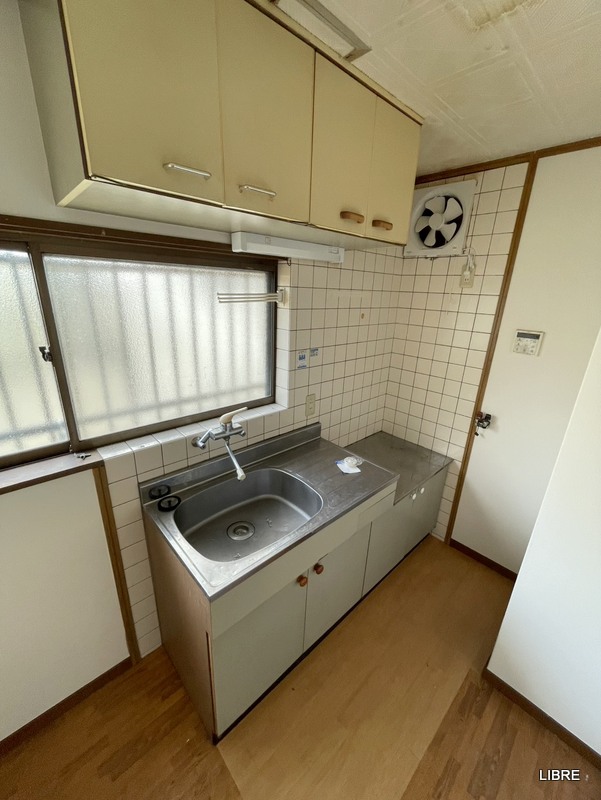 キッチン　換気もしやすい窓のあるキッチン