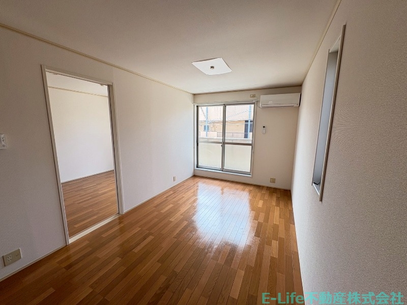 居室・リビング　※別部屋写真添付