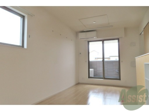 居室・リビング　リビングは広々とした１１．８帖です。リラックス出来そうですね