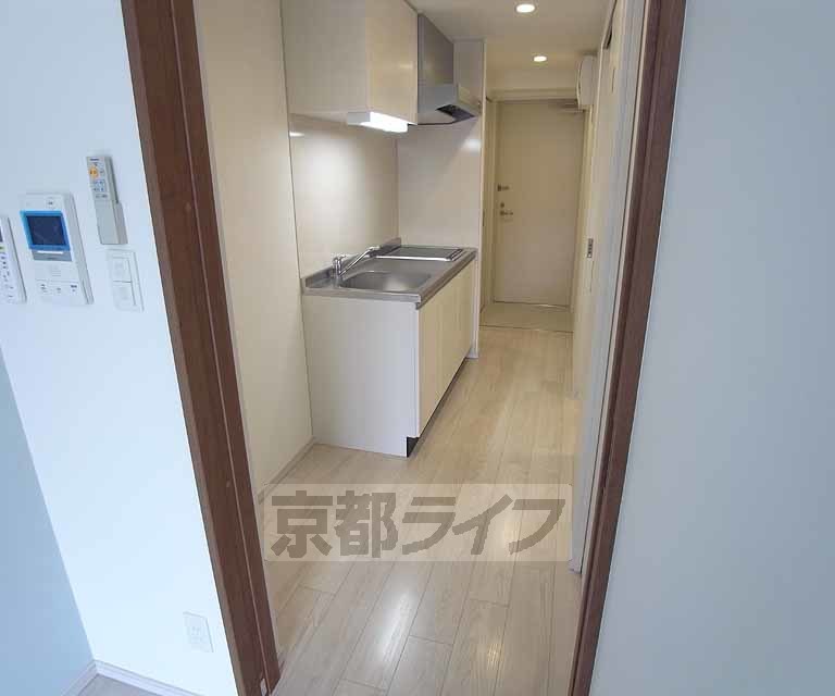 その他部屋・スペース　キッチン周りの廊下もゆとりのスペースを取っています。