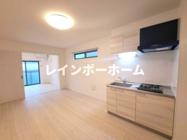 居室・リビング　こちらのリビングで趣味の時間をお楽しみください