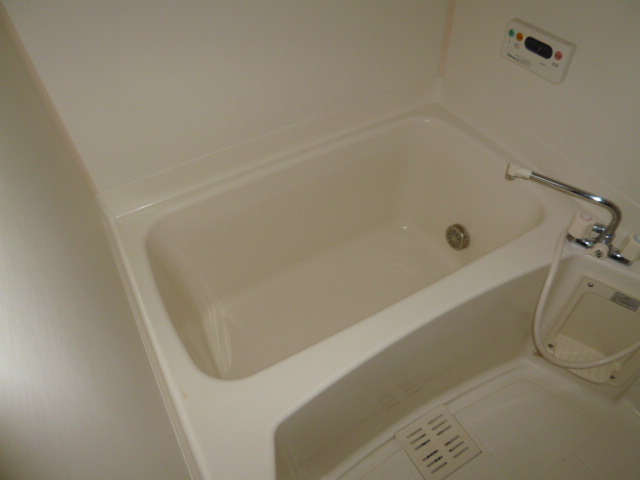 バス・シャワールーム　追い炊きバス