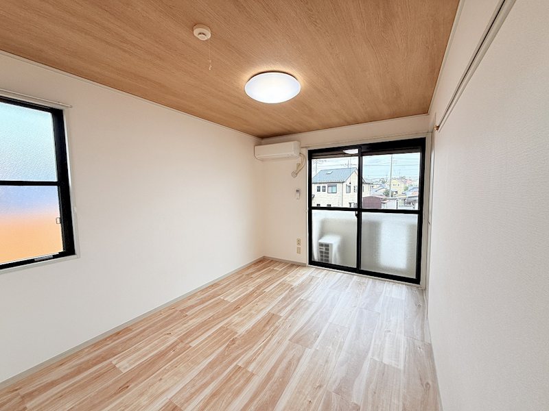 居室・リビング　※別部屋参考写真