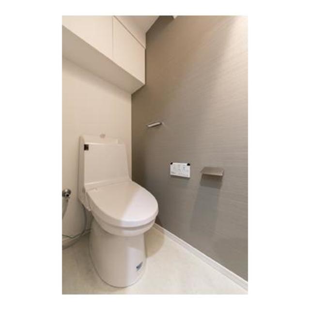 トイレ　※写真は同タイプ住戸です。