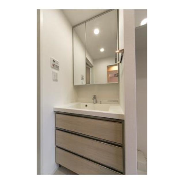 洗面設備　※写真は同タイプ住戸です。