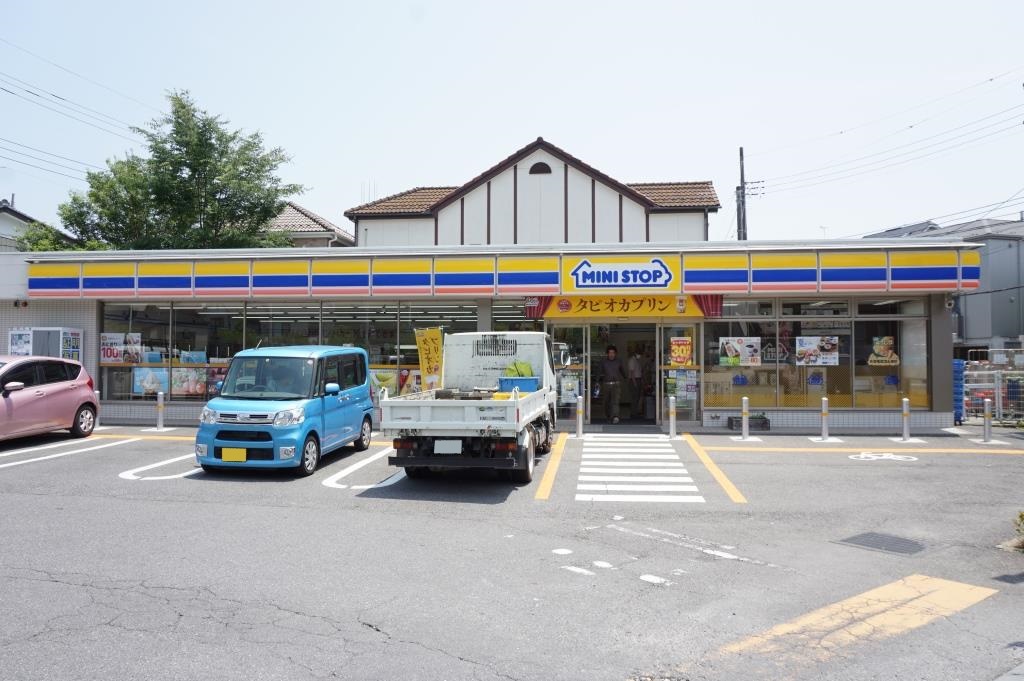 コンビニ　ミニストップ 柏明原2丁目店（コンビニ）まで376m