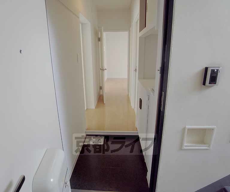 玄関　入り口も綺麗になっています。