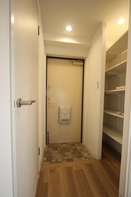 玄関　同物件別号室の写真