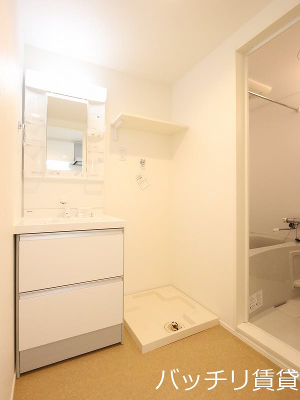 洗面設備　同型タイプの為、現状を優先致します。