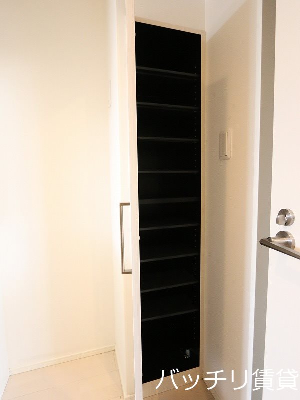玄関　同型タイプの為、現状を優先致します。