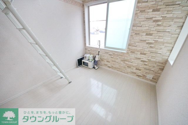 居室・リビング　同物件別部屋写真