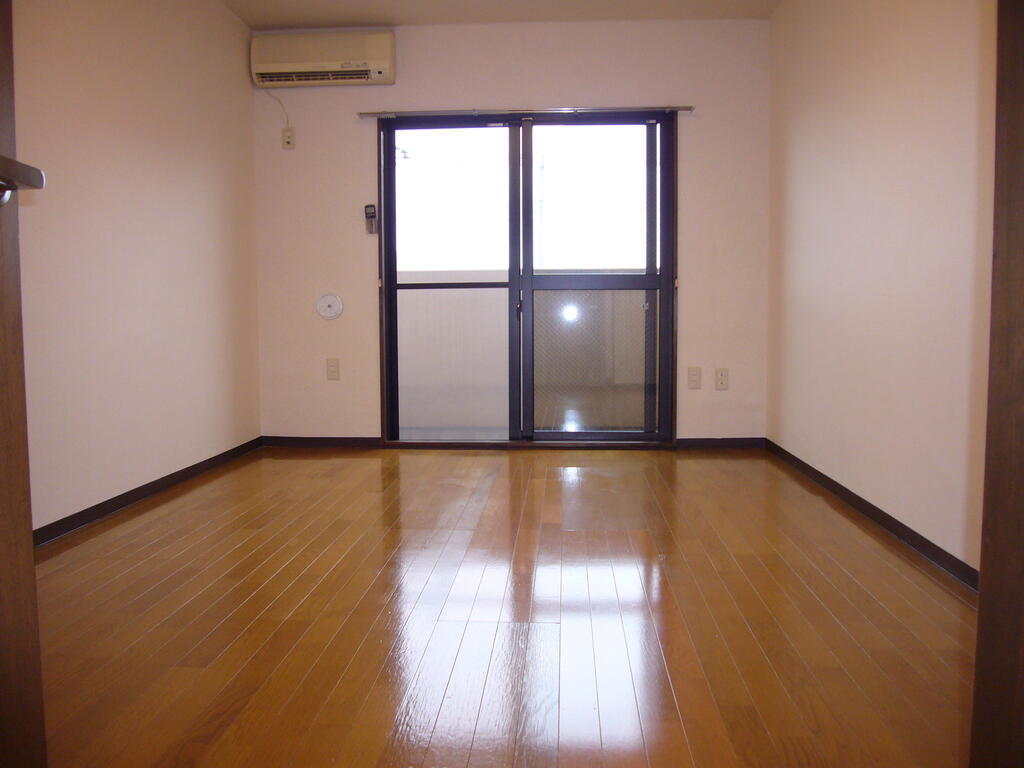 居室・リビング　※同じ間取りの別部屋の写真です(現況優先)