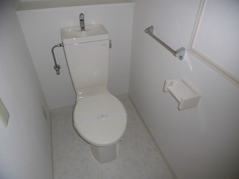 トイレ　※他号室参考写真です。