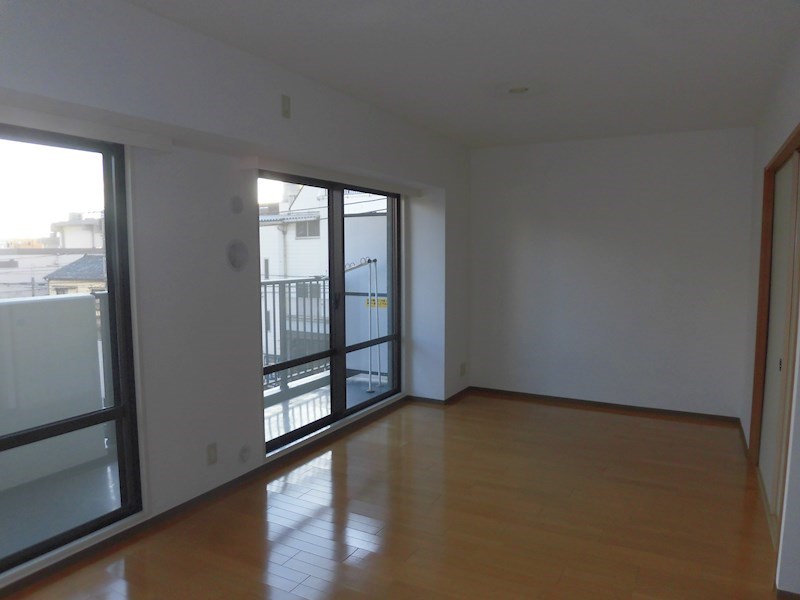 居室・リビング　※他号室参考写真です。