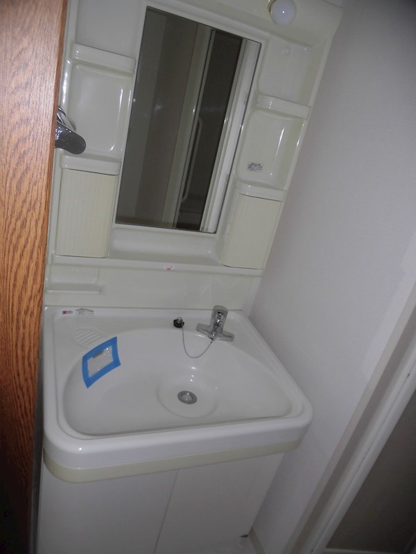 洗面設備　※他号室参考写真です。