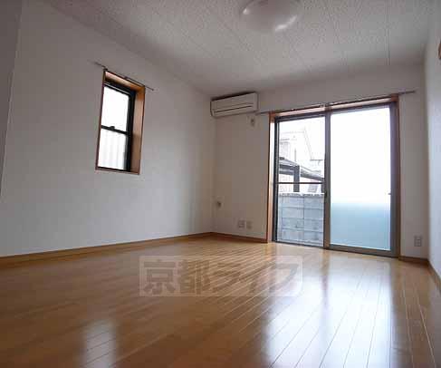 居室・リビング　エアコン完備しております