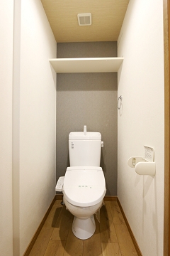 トイレ　嬉しい温水洗浄便座機能付き