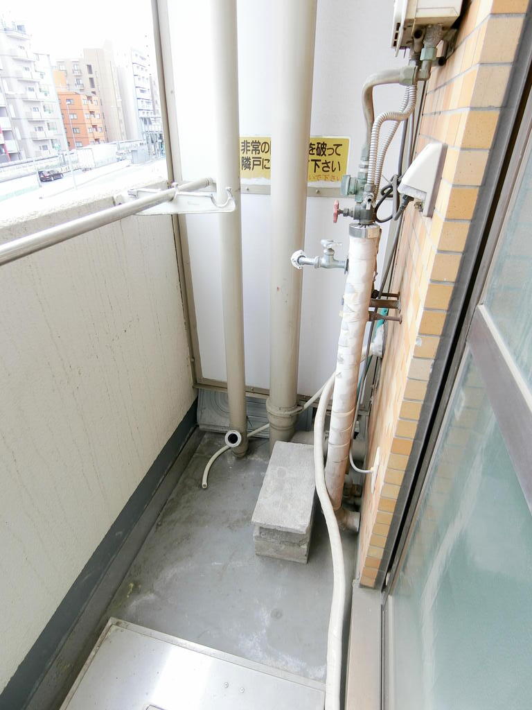 洗面設備　洗濯機置き場（バルコニー）