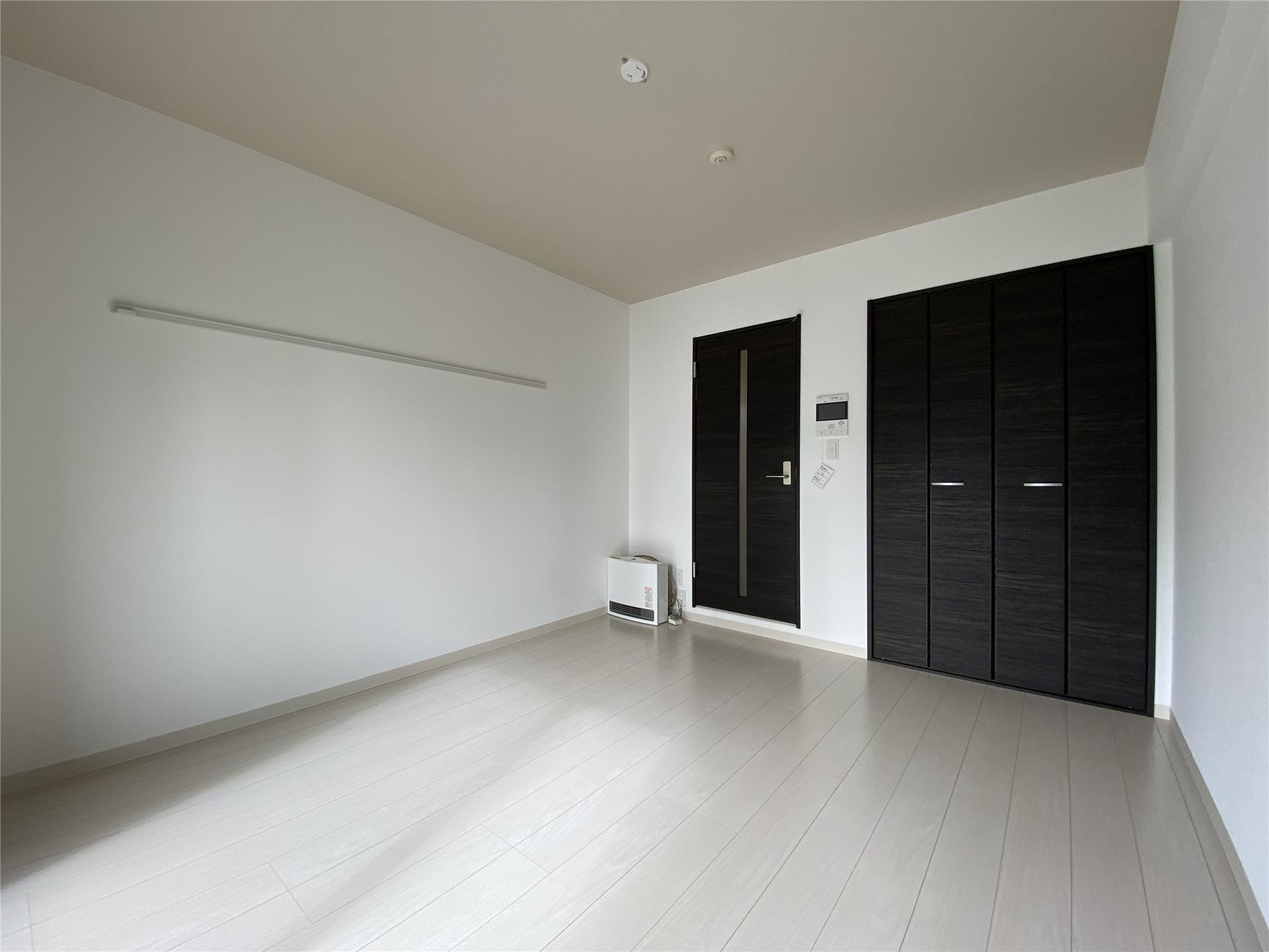 居室・リビング　フローリング7.4帖の洋室です