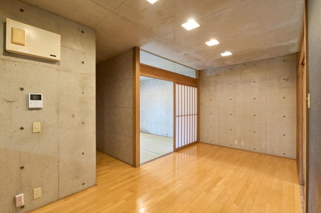 居室・リビング　広々とした9畳のLDK