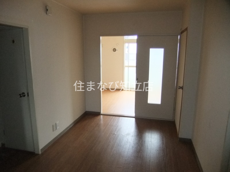 居室・リビング　同型別部屋写真