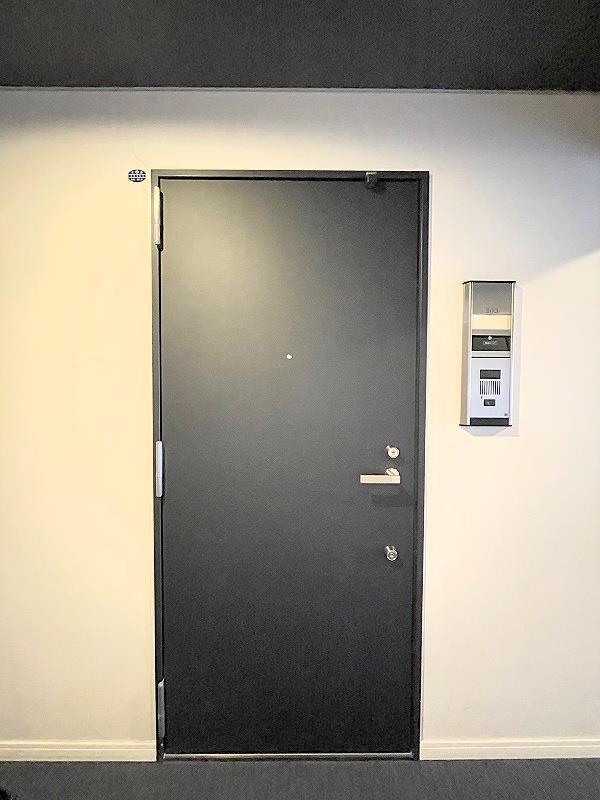 玄関　玄関外側