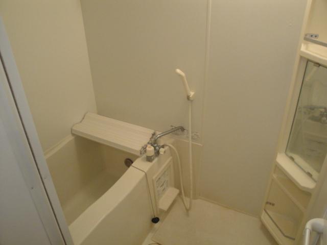 バス・シャワールーム　追炊き機能付です。