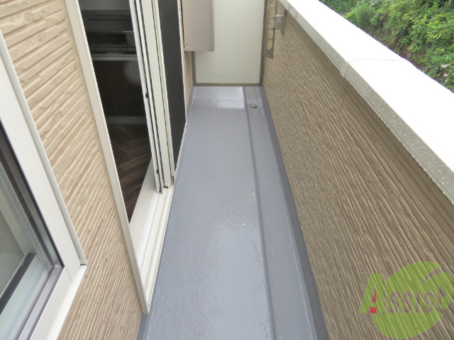 バルコニー　バルコニーは洗濯物を干すスペースが確保されていました。