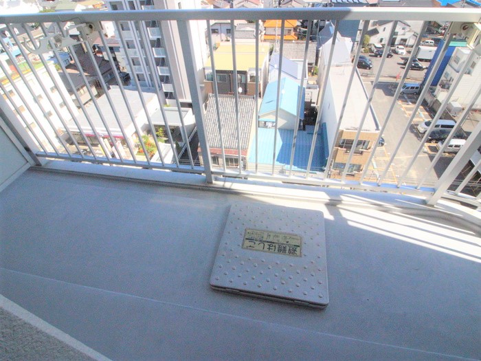 バルコニー　前面棟なしで日当たり良好