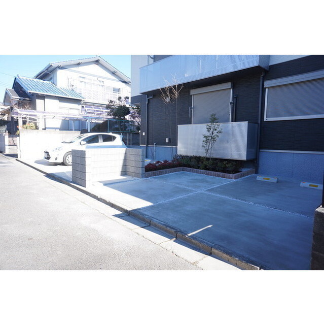 駐車場　敷地内駐車場あり♪