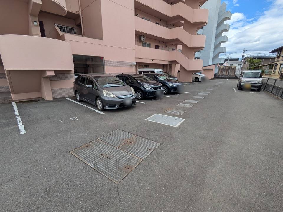 駐車場　駐車場