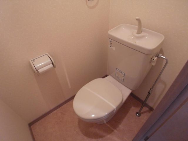 トイレ　トイレ（写真は反転です）