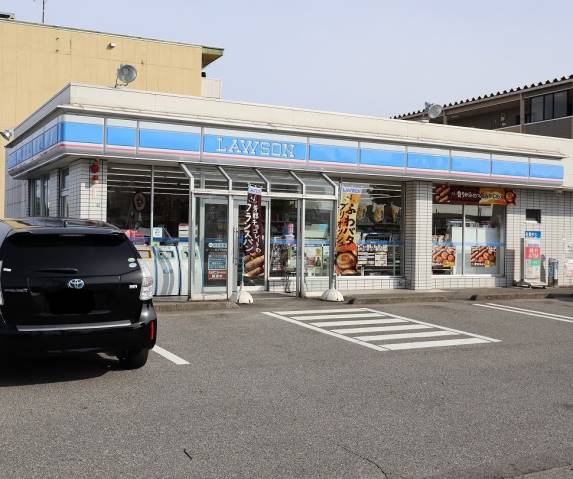 コンビニ　ローソン（コンビニ）まで763m