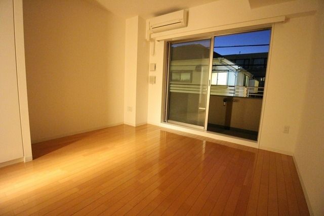 居室・リビング　★日中は日当たりも良いお部屋です★