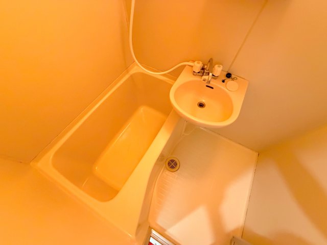 バス・シャワールーム　ゆったりと入るなら、お風呂とトイレとは別々が嬉しいですよね。