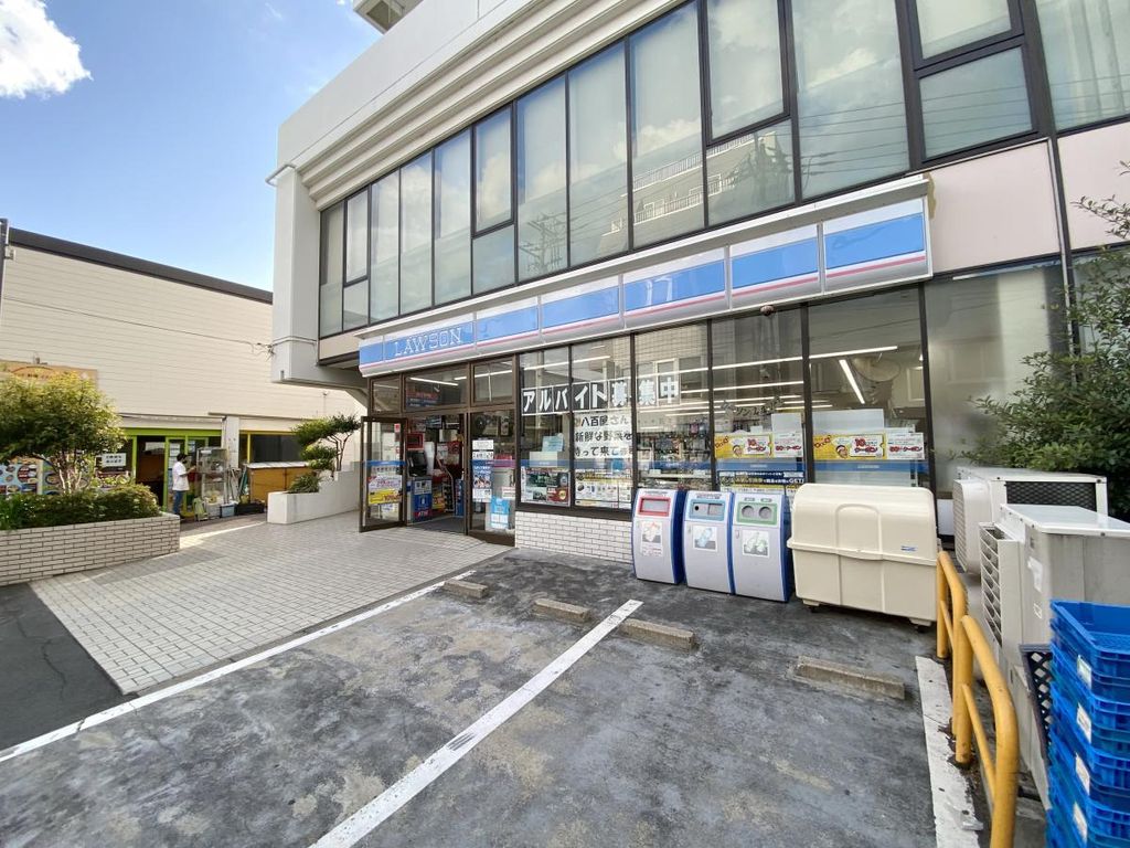 コンビニ　ローソン国府台駅前店（コンビニ）まで230m