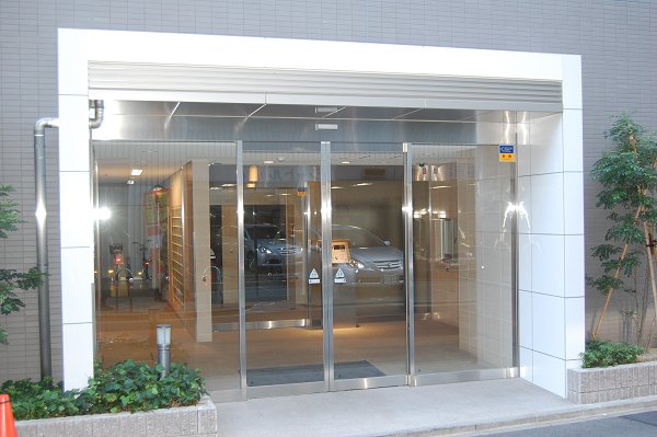 エントランス　★仲介手数料は賃料の半月分+税にてご紹介★