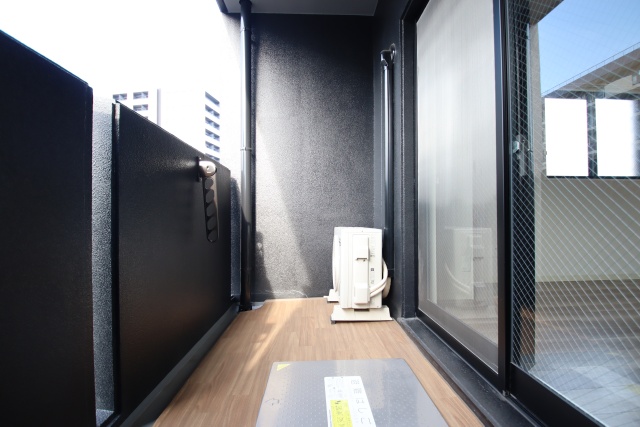 バルコニー　別の部屋の写真です。※現況優先