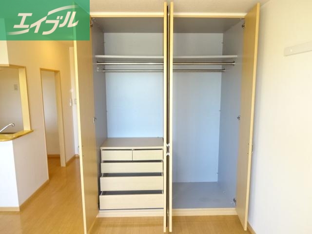 収納　洋室クローゼット
