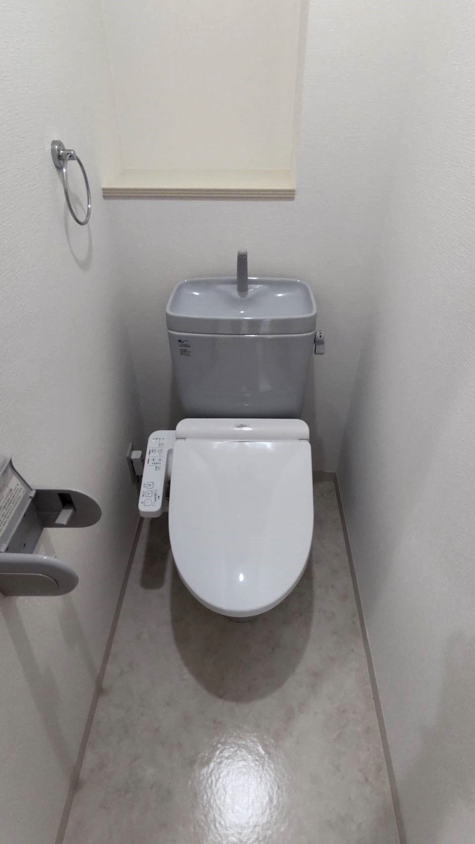 トイレ　ウォシュレット機能付きです