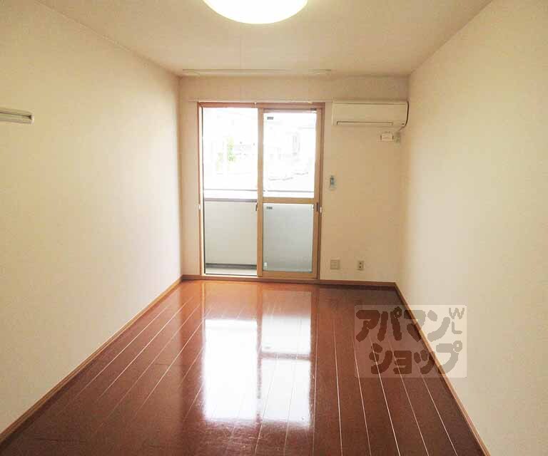 居室・リビング　明るいお部屋です