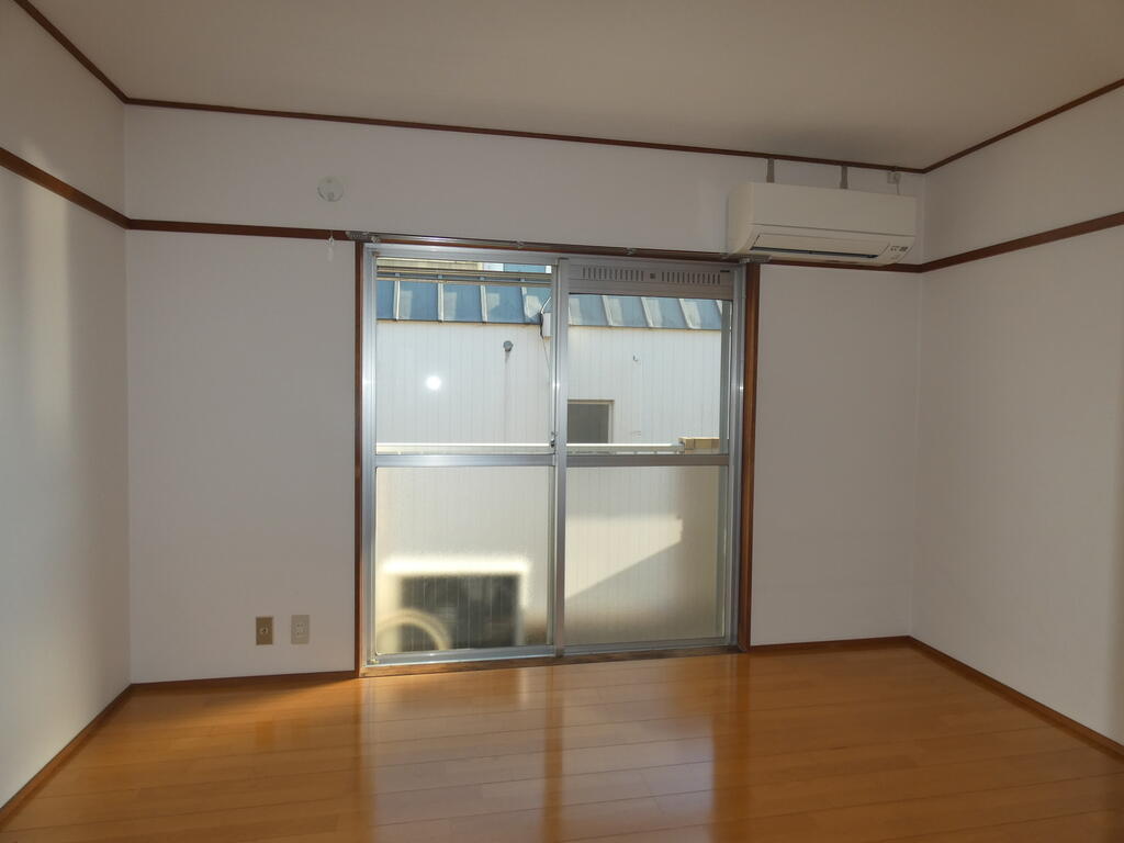 第5三光マンションの居間写真