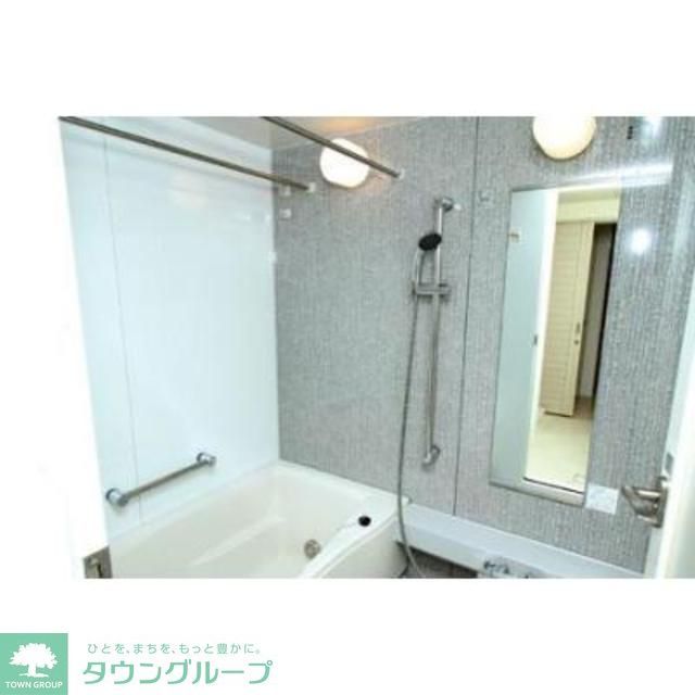 バス・シャワールーム　※写真は同タイプ住戸です。