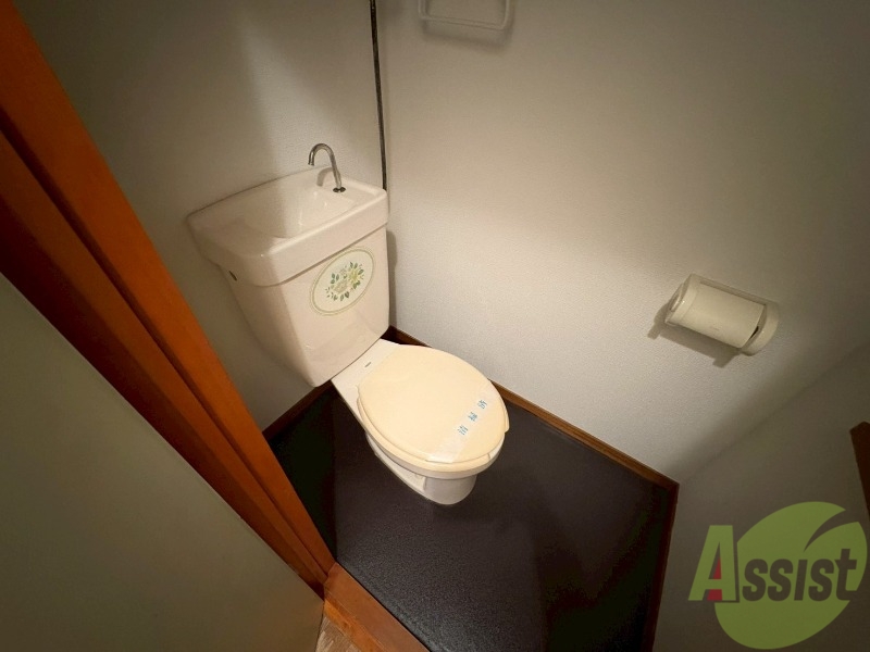 トイレ　こちらはトイレです。清潔感があり、安心して使用できます。