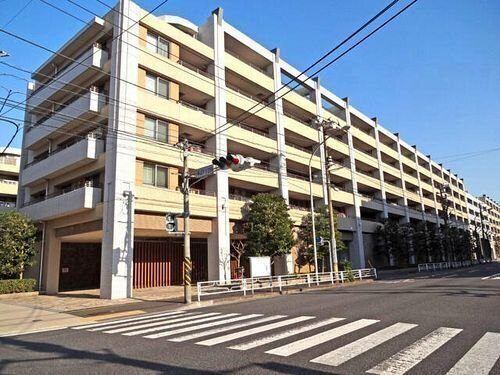 建物外観　オートロック完備