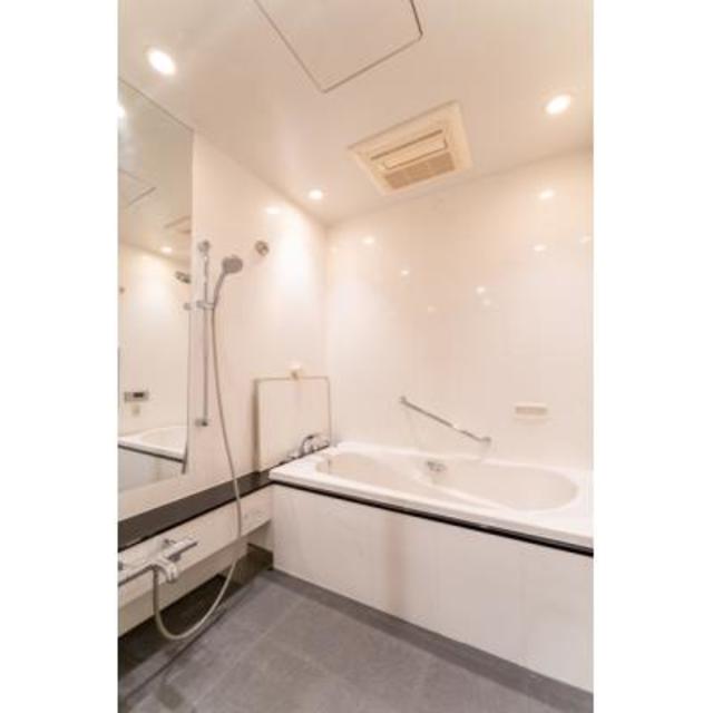 バス・シャワールーム　※写真は同タイプ住戸です。